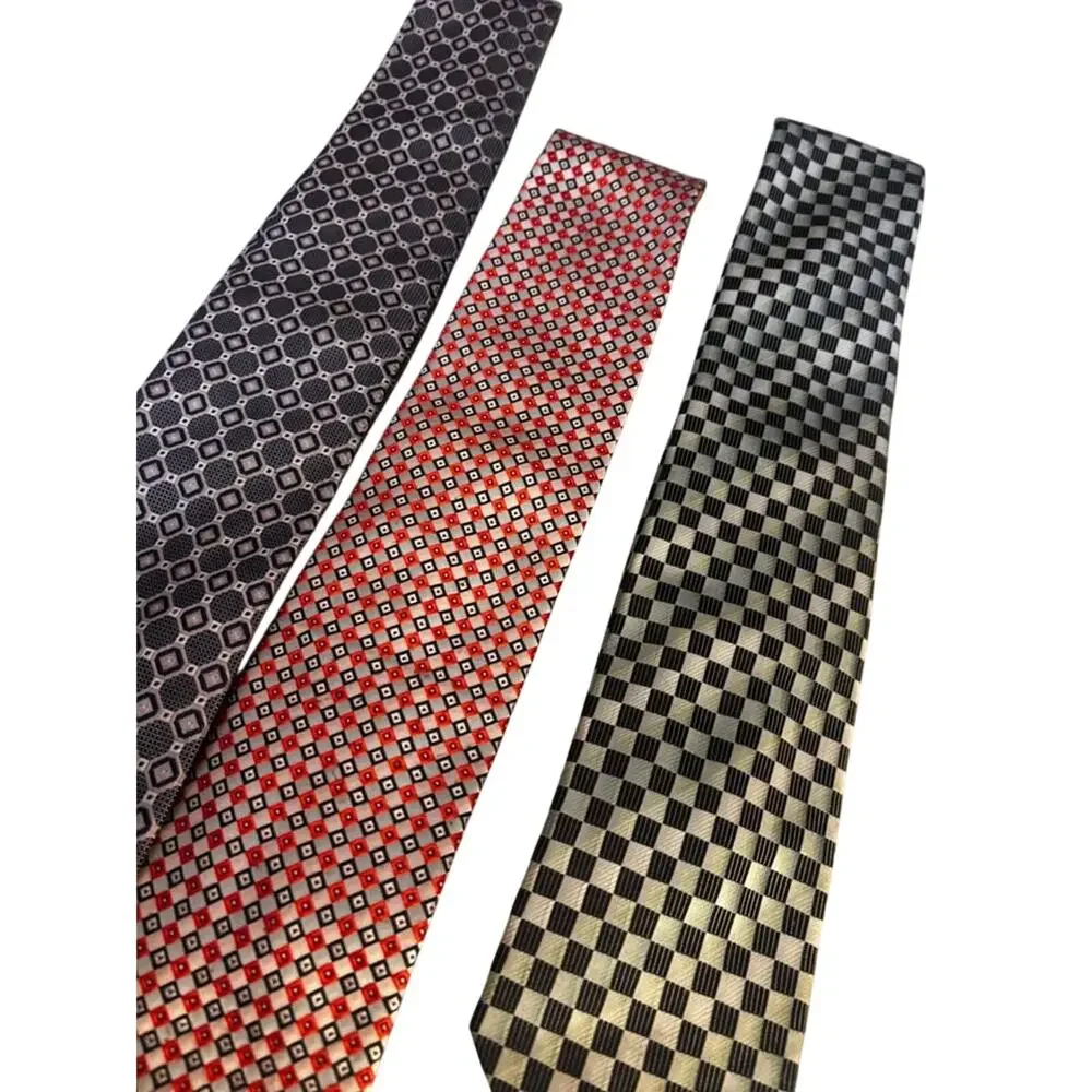 3- Colours by Alexander Julian Ties